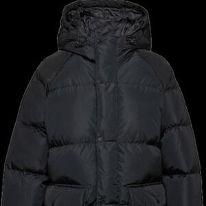 NWT Aritzia Basecamp Puffer Black